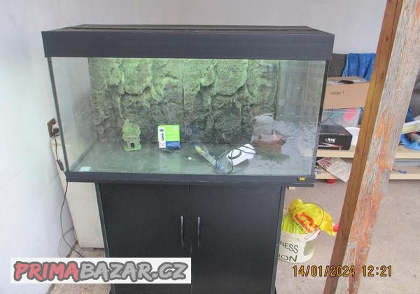 Prodám akvárium 200 l+akvarijní stolek