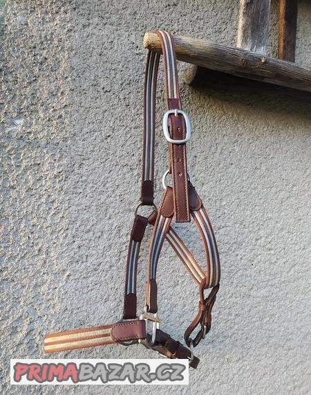 Ohlávku polokožená