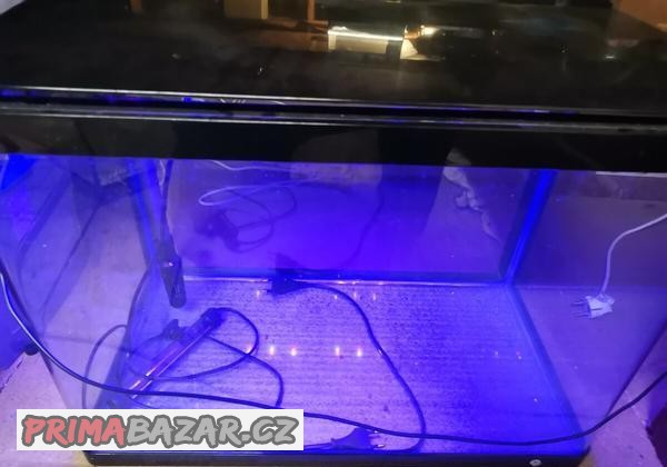 Prodám 2 Akvarijní sety pro rybičky, mloky, žáby atd..