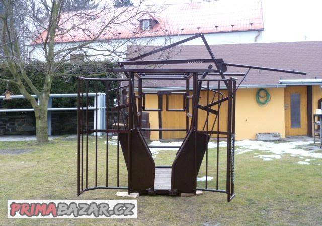 Fixační klece na skot