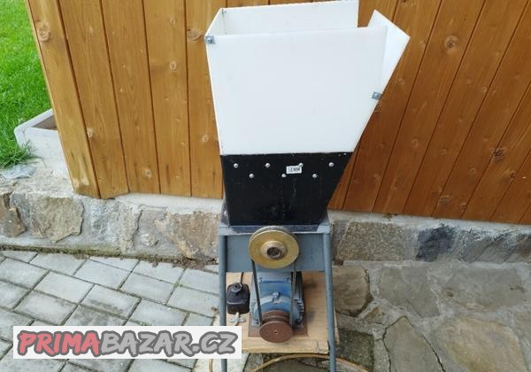 Řezačka, struhadlo na řepu nebo na ovoce s el. motorem