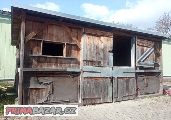 Prodám dvojbox na koně