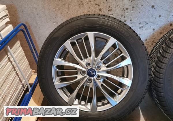 NOVÉ - Ford Kuga - originál 18