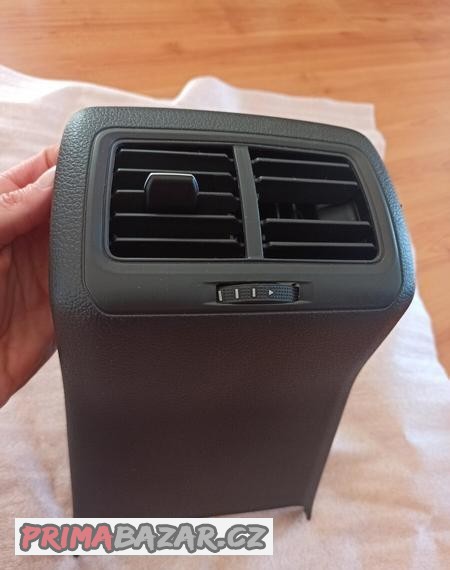 VW Golf panel