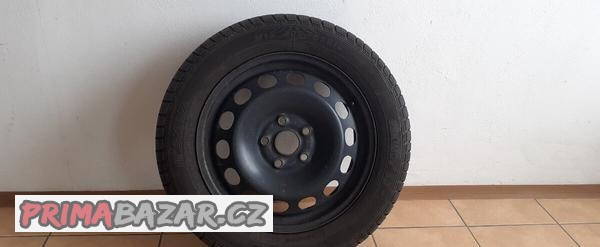 Prodám zimní pneu s disky R16 na Škoda Octavia