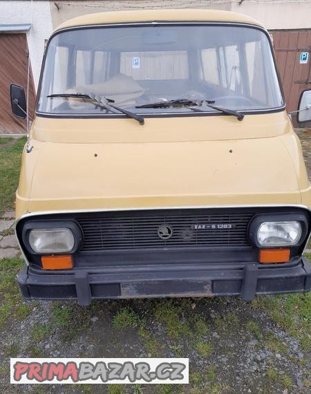 ŠKODA 1203 M 2, kombi de luxe
