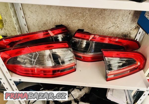 Ford Smax zadní led světlo