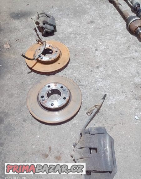 hyundai-ix20-1-4-66kw-predni-brzdy