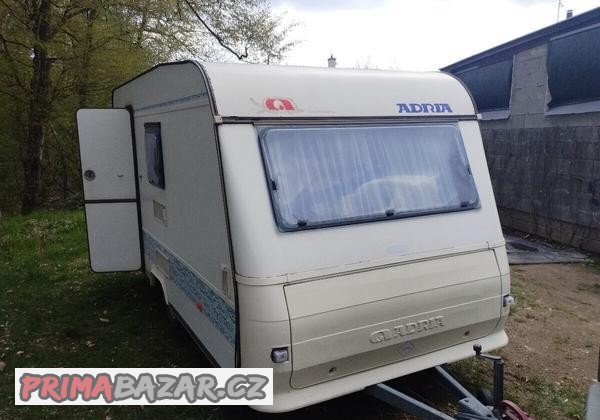 Obytný přívěs Adria Unica 390