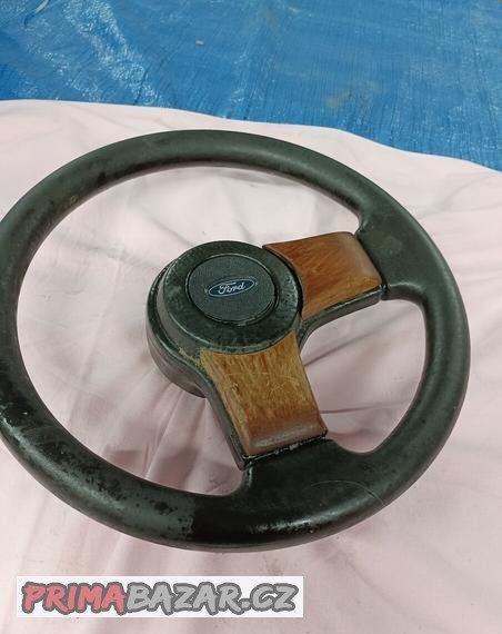 Retro volant ford
