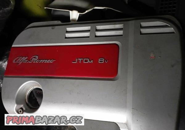 Alfa Romeo GT,147, 159 - kryt motoru