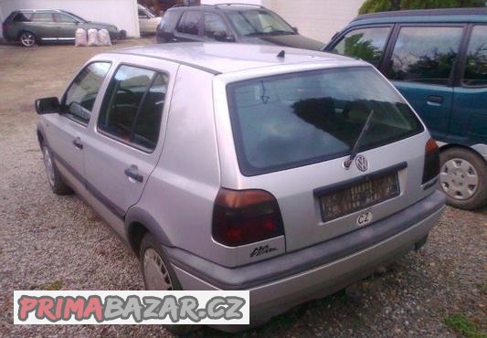 VW Golf  r.v. 1997 sportovní budíky + zadní kouřová světla