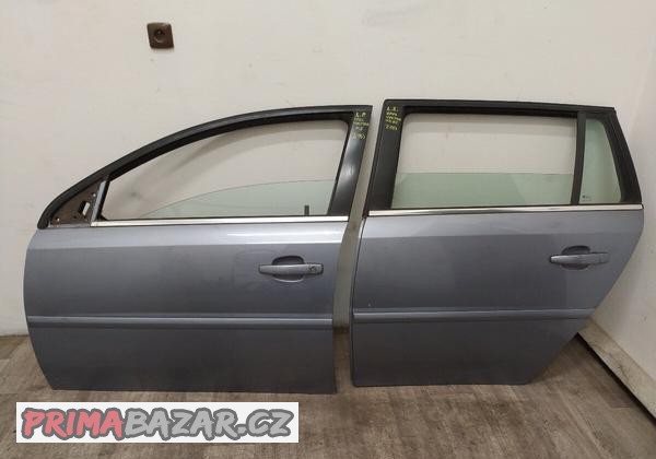 OPEL VECTRA C  dveře kombi