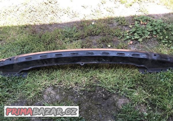 přední výztuha nárazníku na VW golf 4
