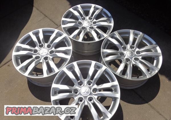 Mitsubishi Pajero original lita kola R18  6x139,7