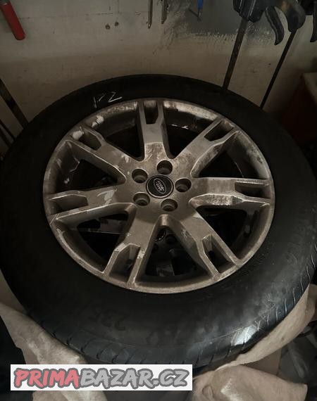 Range Rover pneu 235/60R18