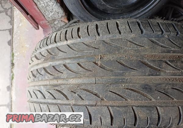 1ks letní Pirelli P Zero Nero 215/45 ZR17 91Y