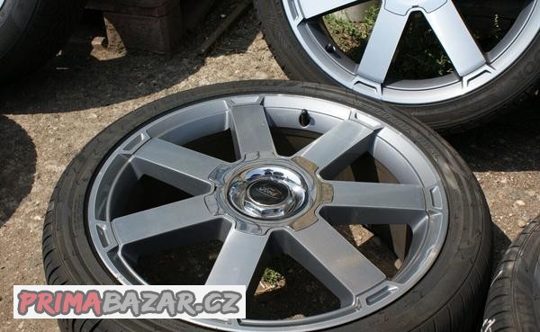 4ks krasnych alu kol original Ford 7,5Jx18 letni pneu
