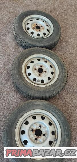 Škoda Felicia , 3 ks disků + pneu 155/80/13
