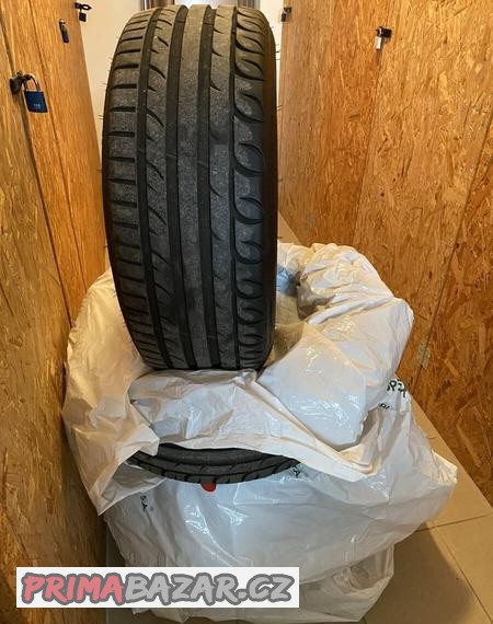 225/45 r18