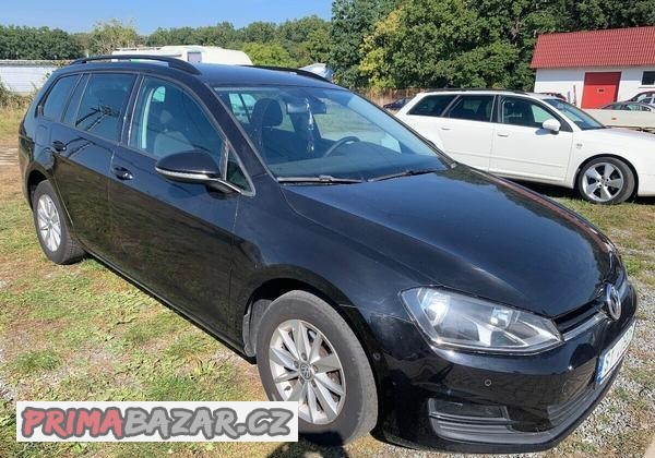 VW Golf 7 Combi 1.6Tdi Bohata výbava ParkPilot Adaptivní Tem