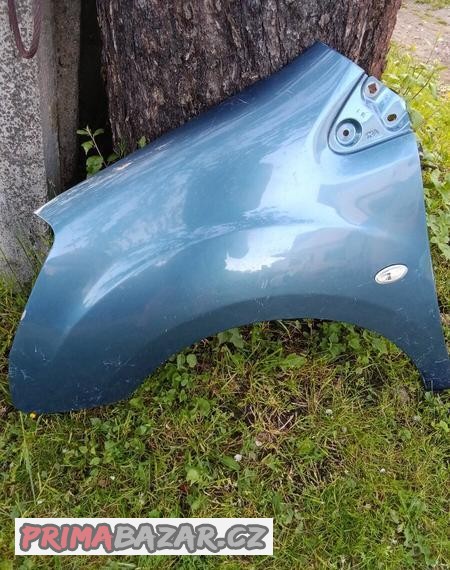 Citroen Berlingo přední levý blatnik