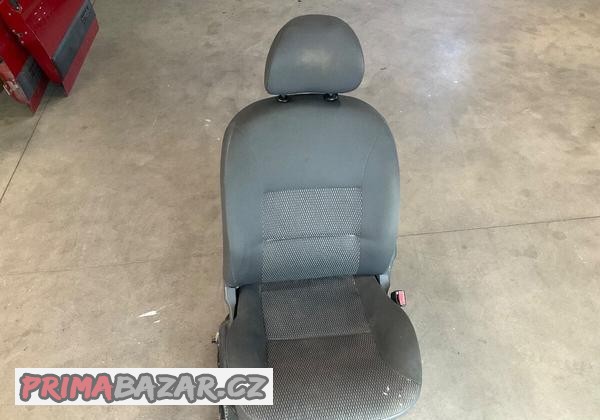 Citroen berlingo - pravé sedadlo. Model 2005