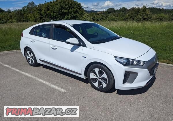 hyundai-ioniq-2019-electric-88kw-28-32-kamera-vyhrev