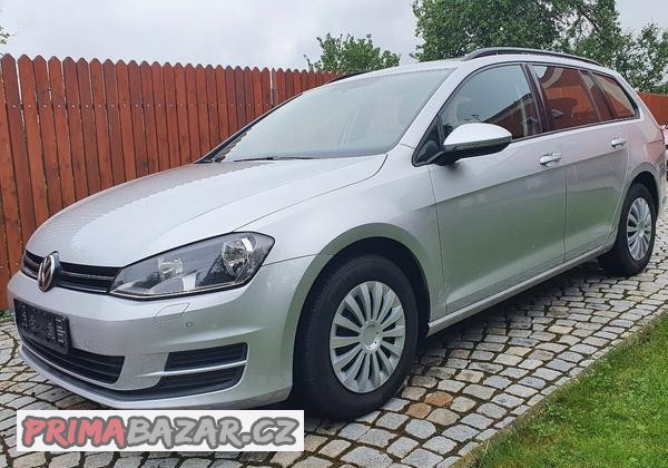 VOLKSWAGEN GOLF 1.6 TDI SERVISKA, DPH, NAVI, KRÁSNÝ