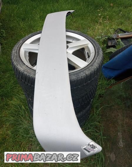 Opel Kadett E GSi zadní křídlo