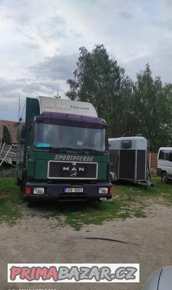 Kamion kat. M1, karavan, s bydlením, MAN