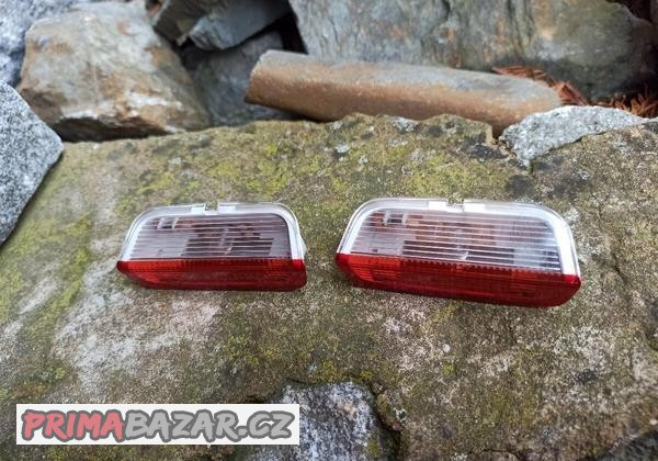 Světlo dveřní škoda Superb 2