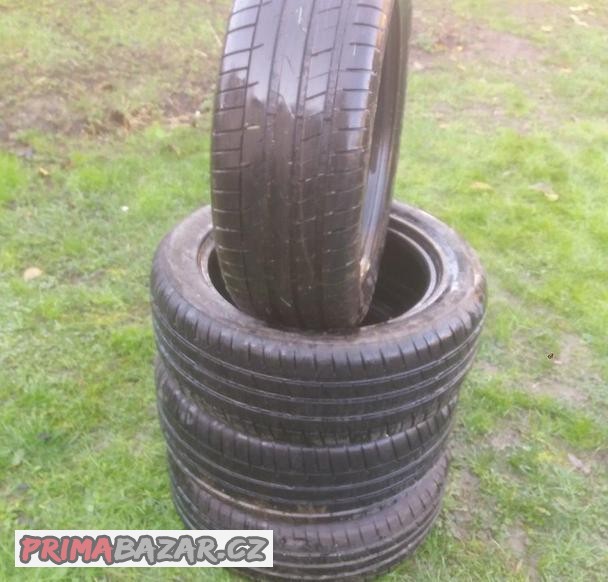 Sada pneu 215/55ZR 17 98W Petlas Velox Sport