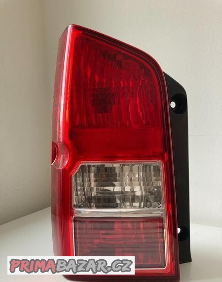Světlo zadní levé Nissan Pathfinder  - Navara - Frontier.