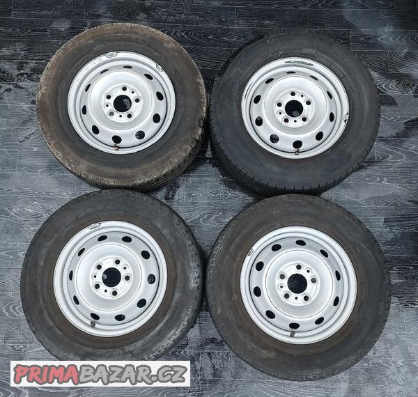Letní sada kol 215/70/15C 5x118 6j x15 ET68 71,1mm