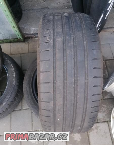 245/45R18