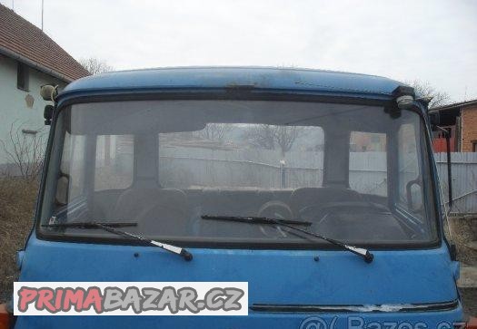 sklo dveří