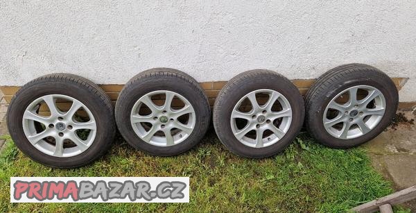 RC Design 5,5J x 14 ET 35 + Nexen N blue 165/70 R14