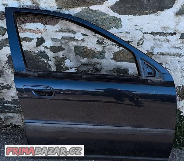 Pravé přední dveře Volvo II V70