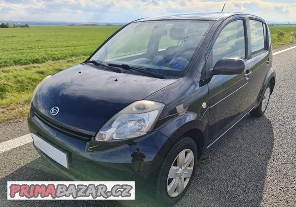 Daihatsu Sirion 1.3VVT-i 4x4, 64kW, 8/2006, nová STK