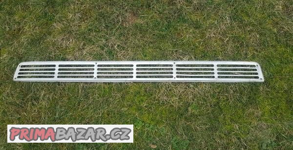 škoda 110 - mřížka zadního čela