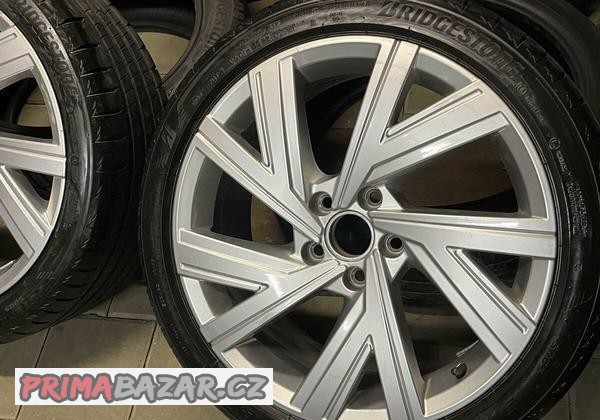 BERGAMO  org. VW 5x112  7,5x18 ET 51  225 40 R18 letné