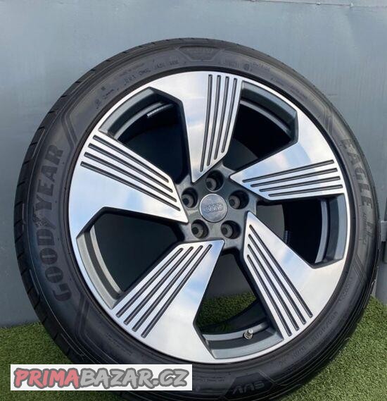 Letní sada Audi 285/45R21 108H E Tron Q7