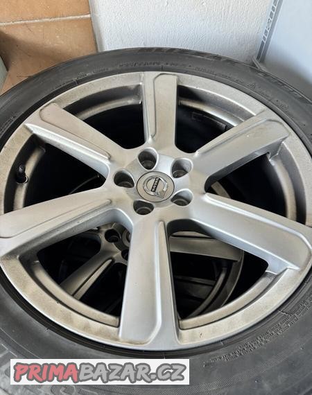 Volvo XC 90 sada kol r19