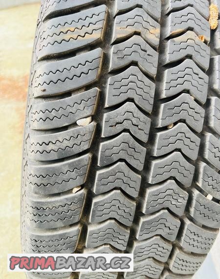 Prodám 2ks zimních gum Semperit Van-Grip 2 215/65 R16 C