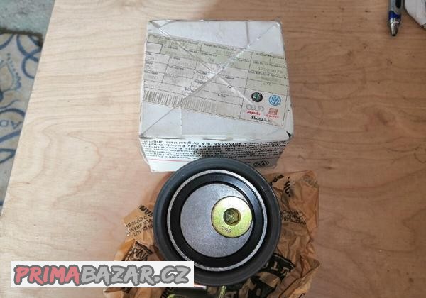 Napínací kladka 06B109243