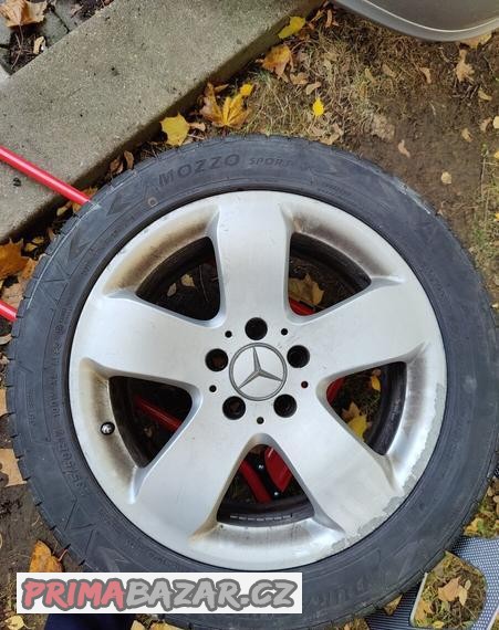 ALU kola Mercedes R18