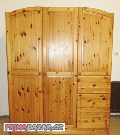 borovicova-satni-skrin-celomasiv-vyborny-stav