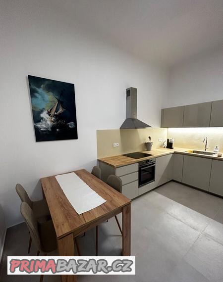 jidelni-stul-a-zidle