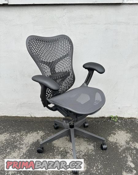 herman-miller-mirra-2-butterfly